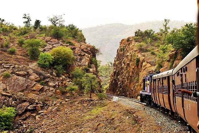 भारत की सर्वश्रेष्ठ रेल यात्राएं