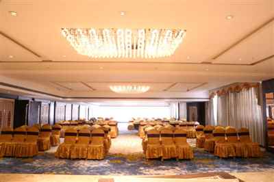 Banquet Hall for Wedding (750-900 Guests)